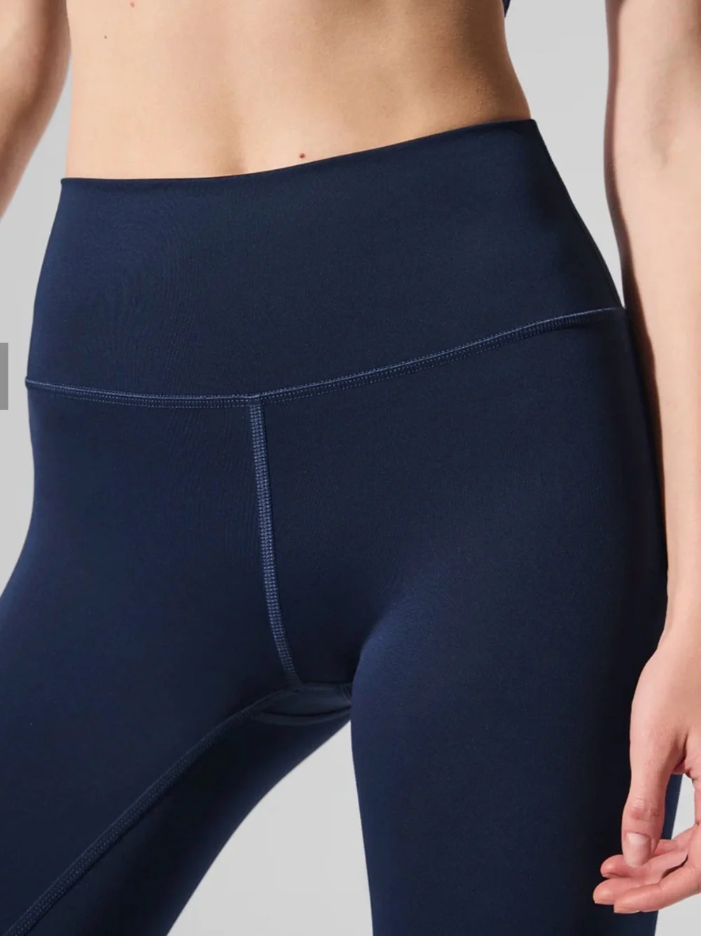 NEW: ALO 7/8 High-Waist Airlift Legging Size XS